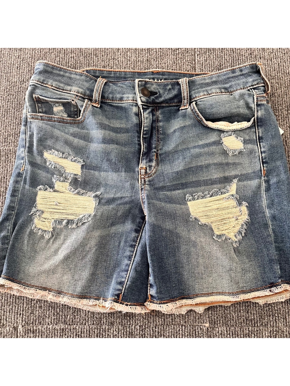 American Eagle Distressed Denim Shorts Ripped Front & Frayed Hem - Size 8